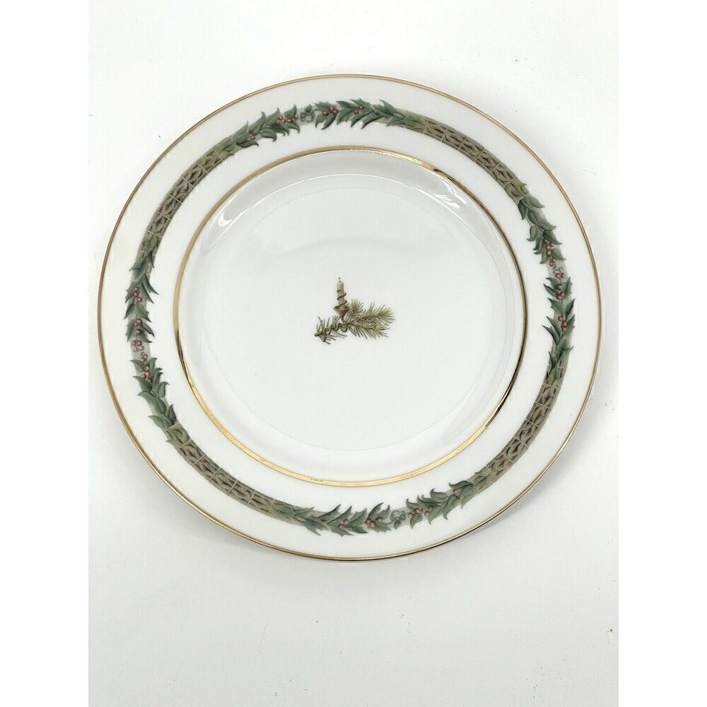 Department 56 Christmas Classic Dickens Salad Dessert Side Plate 8”